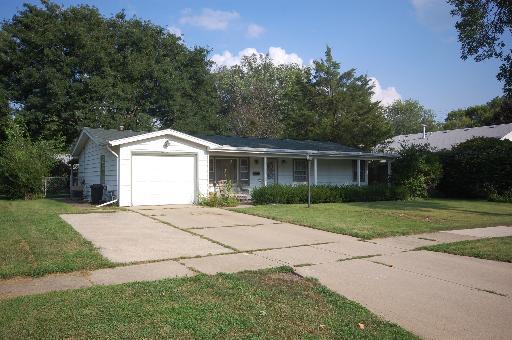 25 S Sycamore Ln., North Aurora, IL 60542