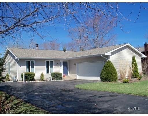 104 Lorraine Dr., Lake Zurich, IL 60047