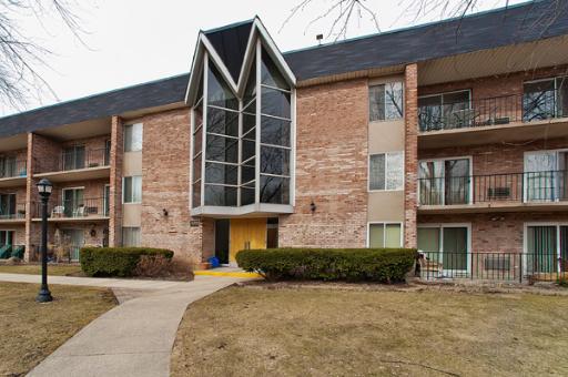 520 Burning Tree Ln. #107, Naperville, IL 60563