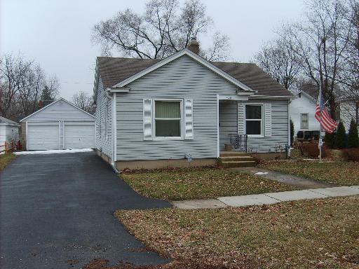 435 Illinois St., East Dundee, IL 60118