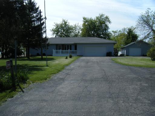 32209 N 1500 East Rd., Blackstone, IL 61313