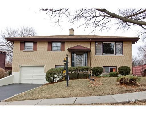 345 E Richmond St., Westmont, IL 60559