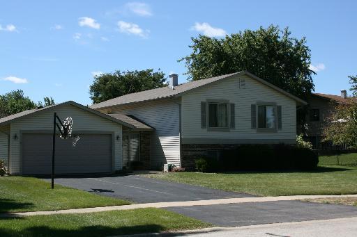 458 Briarcliff Ln., Bartlett, IL 60103