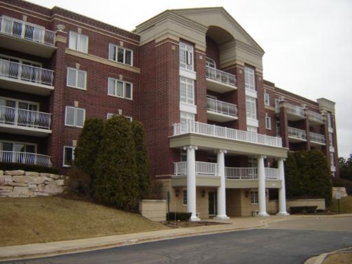 7021 W Touhy Ave. #208, Niles, IL 60714