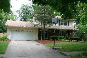 800 Braemar Dr., Mundelein, IL 60060