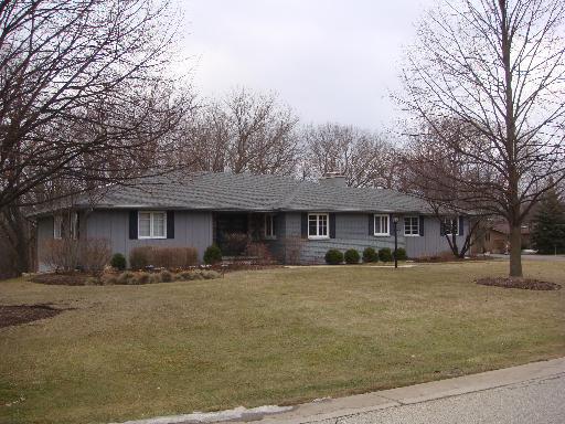 4 Echo Ct., Hawthorn Woods, IL 60047