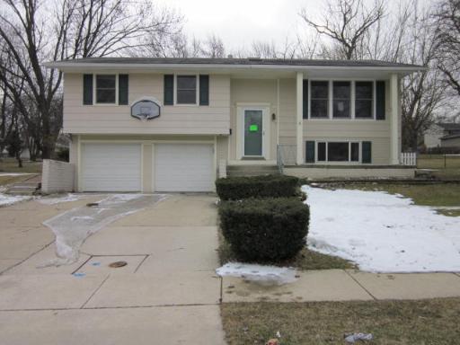 1409 Cabot Ln., Schaumburg, IL 60193