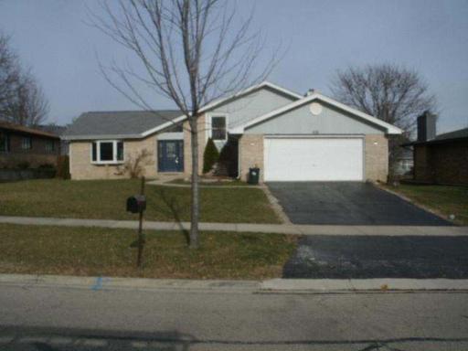 1870 Bolson Dr., Downers Grove, IL 60515