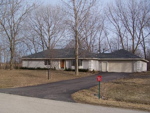 40w296 Navajo Ln., Huntley, IL 60142