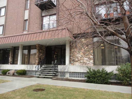 8359 W Addison Ave. #605, Chicago, IL 60634