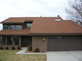 2490 Larchmont Ln., Aurora, IL 60504