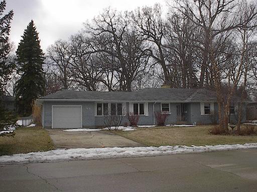 809 Lawnwood Ave., Dekalb, IL 60115