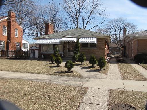7927 N Kilbourn Ave., Skokie, IL 60076