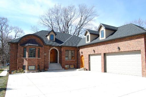 7722 Eleanor Pl., Willowbrook, IL 60527