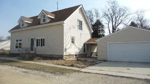 312 Mulberry St., Maple Park, IL 60151