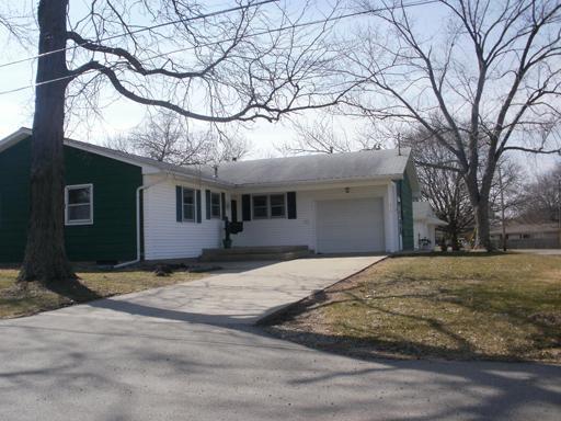 910 Maple St., Princeton, IL 61356
