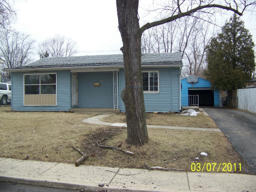86 Birch St., Carpentersville, IL 60110
