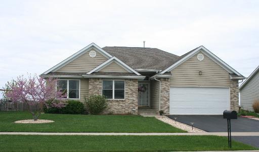 1307 Omega Circle Dr., Dekalb, IL 60115
