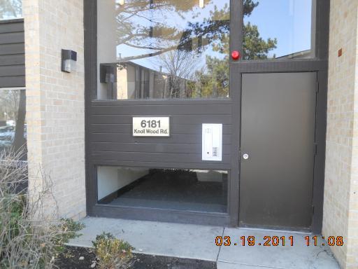 6181 Knollwood Rd. #101, Willowbrook, IL 60527