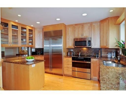 1323 N Sutton Pl., Chicago, IL 60610