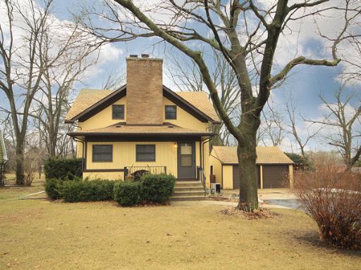 976 Highland Ave., Glen Ellyn, IL 60137