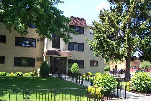 9635 Brandy Ct. #11, Des Plaines, IL 60016