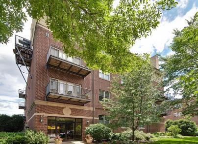 1319 Chicago Ave. #104, Evanston, IL 60201