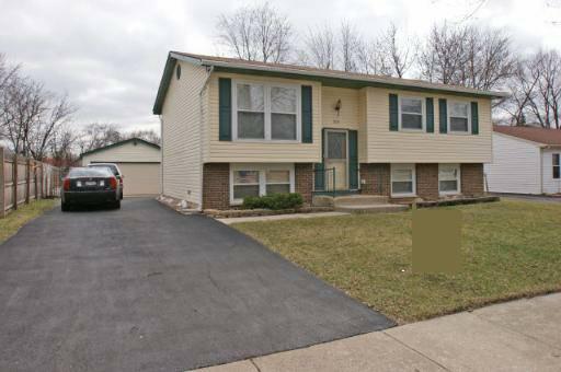 715 Westwind Dr., Bolingbrook, IL 60440