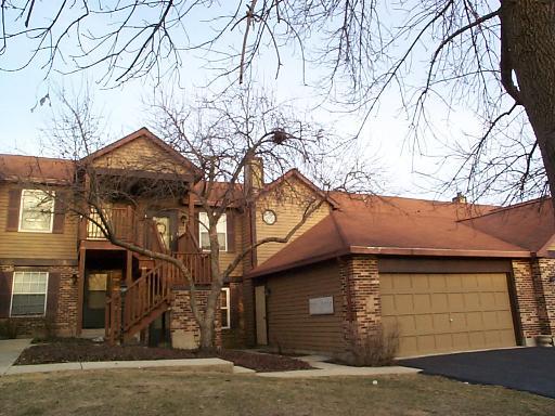 415 Sandhurst Cir. #4, Glen Ellyn, IL 60137