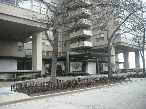 6301 N Sheridan Rd. #10F, Chicago, IL 60660