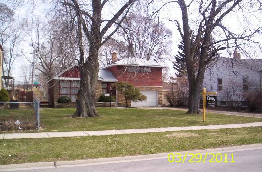 9517 S Meade Ave., Oak Lawn, IL 60453