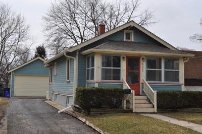 621 Oak St., Elgin, IL 60123