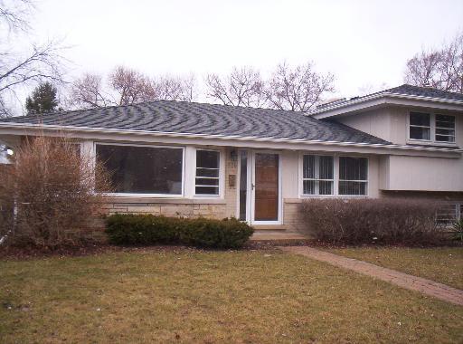 320 Crescent Dr., Glenview, IL 60025