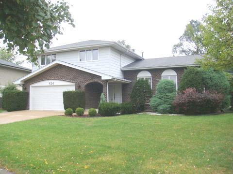 924 Weatherbee Ave., Downers Grove, IL 60515