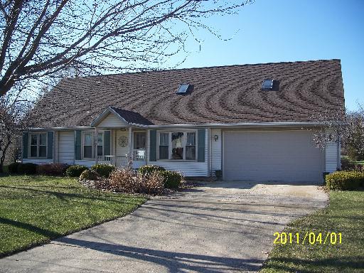 157 Valley View Dr., Seneca, IL 61360