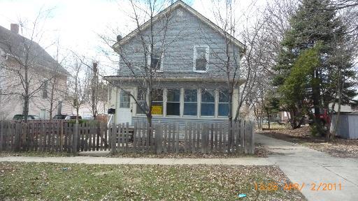 634 Cleveland St., Aurora, IL 60505