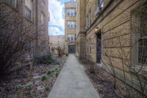 1345 W Greenleaf Ave. #3S, Chicago, IL 60626
