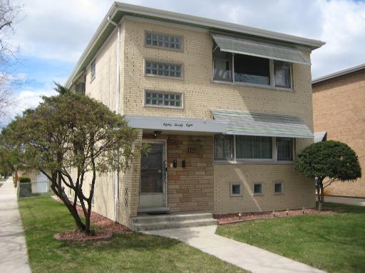 8028 S Komensky Ave., Chicago, IL 60652