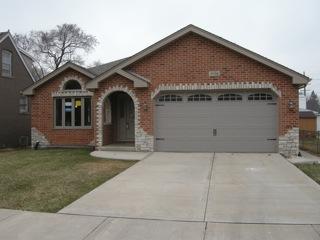 9104 S 53rd Ave., Oak Lawn, IL 60453