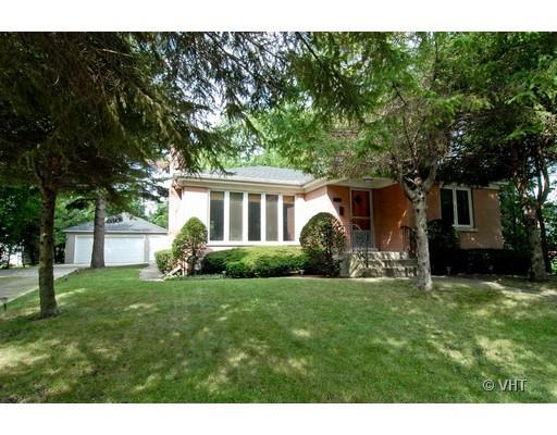 1636 Illinois St., Des Plaines, IL 60018
