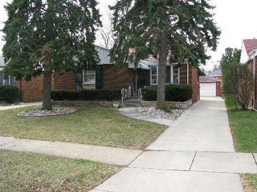 9953 Drury Ln., Westchester, IL 60154