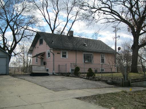 753 Raymond St., Elgin, IL 60120
