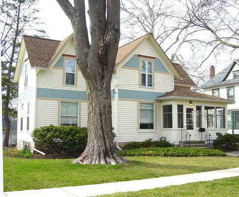 617 S 2nd St., Dekalb, IL 60115