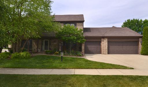 671 Longford Dr., Des Plaines, IL 60016