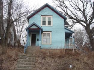 1014 E Ridgewood Ave., Joliet, IL 60432