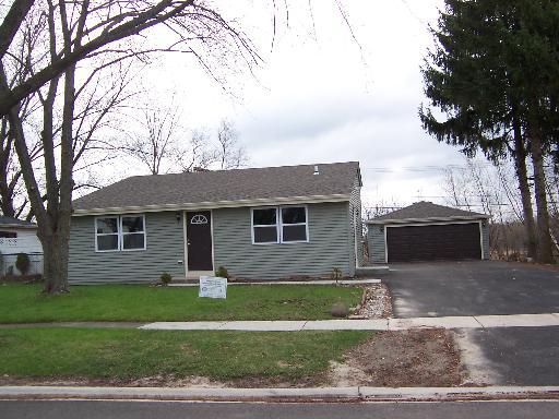 1524 Plymouth Cir., Carpentersville, IL 60110