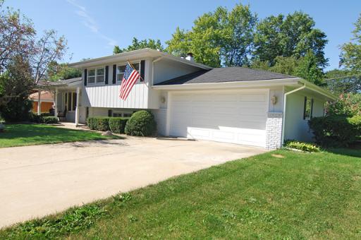 5700 Tennessee Ave., Clarendon Hills, IL 60514
