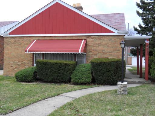 2227 S 11th Ave., North Riverside, IL 60546
