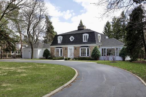 43 Park Ln., Golf, IL 60029