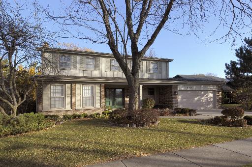 1618 E Peachtree Dr., Arlington Heights, IL 60004